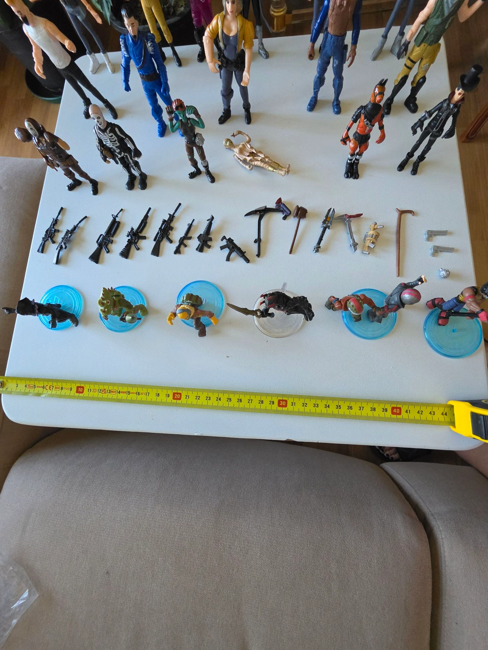 28 Figurines Fortnite de différentes tailles, armes et bases – photo 2